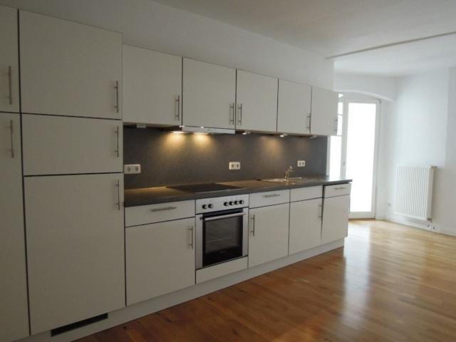 2 Zimmer mit Balkon und Einbauküche in Harburg