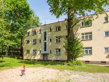 2 Zimmer mit Balkon, Vinylboden und modernem Badezimmer!