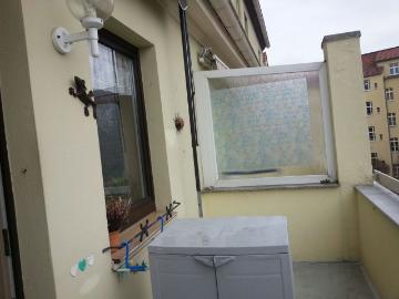 2 Zimmer mit Balkon