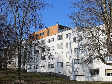 2 Zimmer mit Loggia für Senioren!