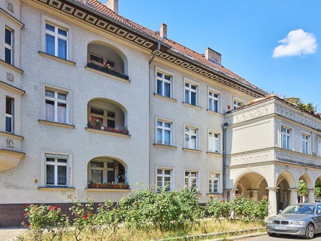 2 Zimmer mit Wannenbad ab sofort in Berlin Pankow