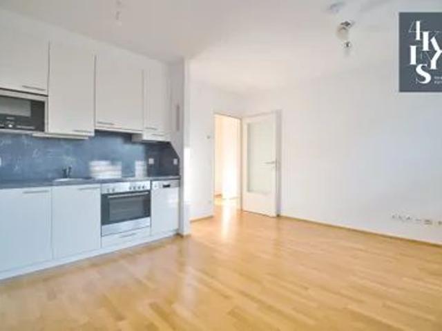 2 Zimmer Neubauwohnung mit Innenhofbalkon in 1060 Wien