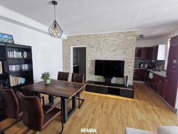 2 Zimmer Neubau, mit Seezugang ! Top renoviert, bezugsfertig zu übernehmen
