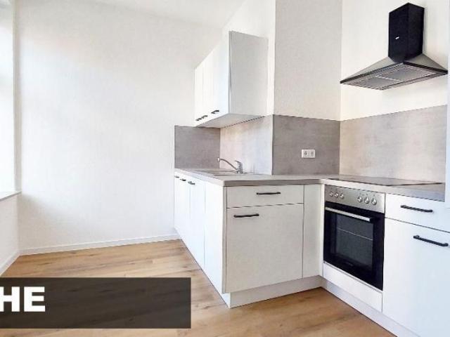 2 Zimmer, neuen Sanitärobjekten, neuer EBK