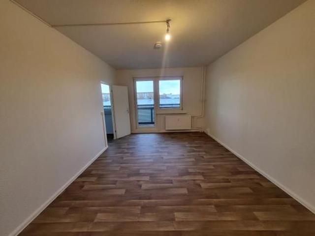 2 Zimmer Pärchen Wohnung in Berlin Hellersdorf. Mit Balkon