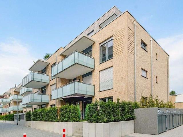 2 Zimmer Penthouse in zentraler Lage von Langenfeld!