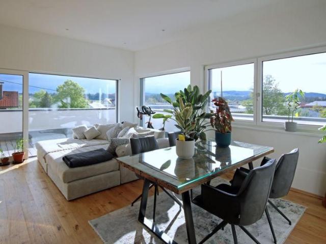 2 Zimmer Penthouse zu vermieten barrierefrei mit Aufzug!