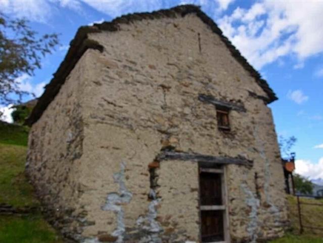 2 Zimmer Rustico zum Ausbauen an sehr ruhiger, sonniger Aussichtslage / Rustico von 2 Zimmern zum Renovieren in schöner, ruhiger und panoramischer Lage