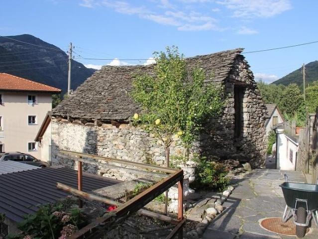 2 Zimmer Rustico zum Ausbauen im Dorfzentrum