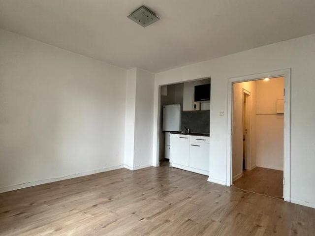 2 Zimmer Singlewohnung mit Kochnische, Duschbad und Südbalkon