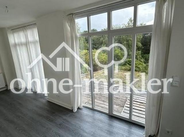 2 Zimmer Souterrainwohnung mit spektakulärem Blick
