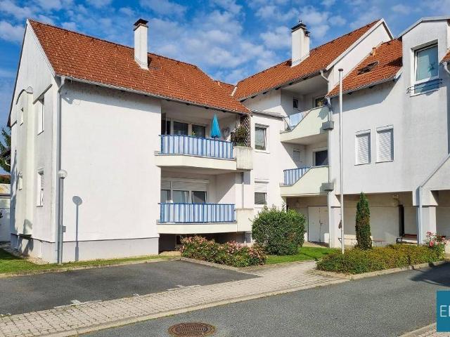 2 Zimmerwohnung im EG mit Loggia