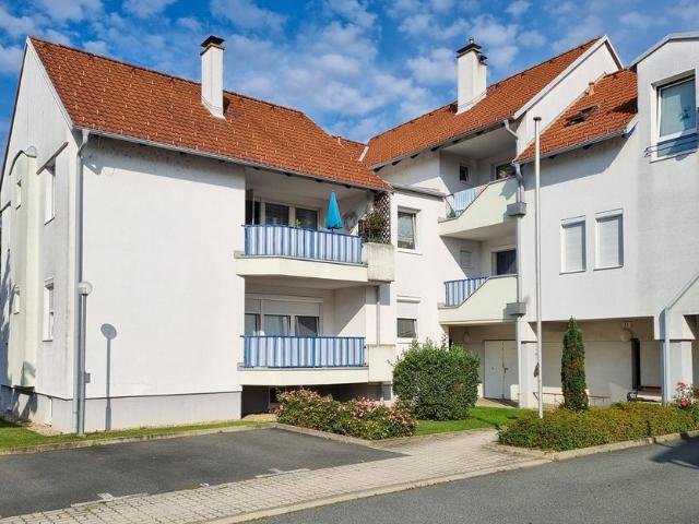 2 Zimmerwohnung im EG mit Loggia