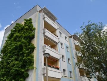 2 Zimmerwohnung mit Balkon und Laminatfußboden !