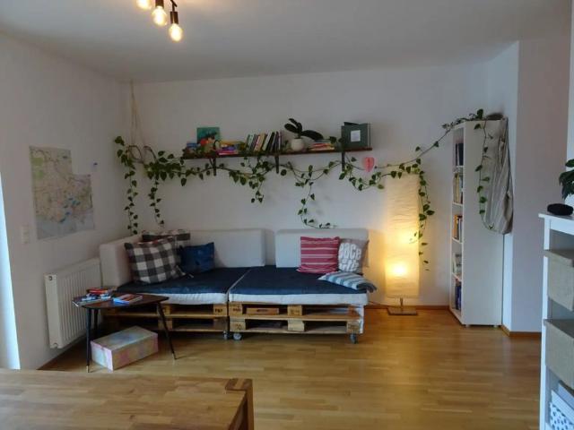 2 ZIMMERWOHNUNG MIT BALKON RUHIGE, HOFSEITIGE LAGE