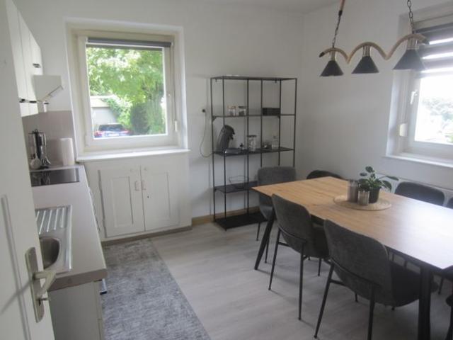 2 Zimmerwohnung mit Gartenbenutzung Stadtnähe auch als WG geeignet