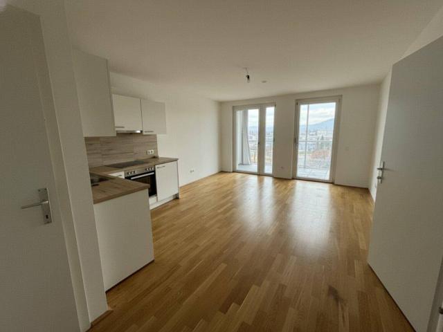 2 Zimmerwohnung mit großer verglaster Loggia unbefristeter Mietvertrag