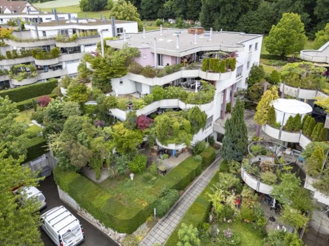 2 Zimmerwohnung mit grosszügigen Nebenräumen