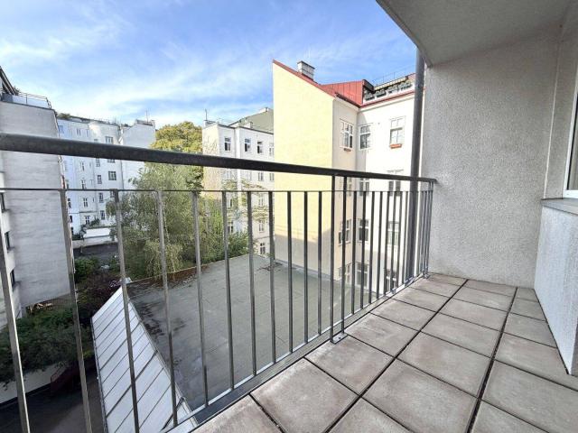 2 ZIMMERWOHNUNG MIT LOGGIA ABSOLUTE RUHELAGE