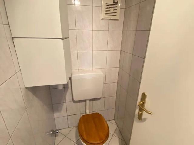 2 ZIMMERWOHNUNG MIT PARKPLATZ IM ALTBAU NÄHE UNIONKREUZUNG