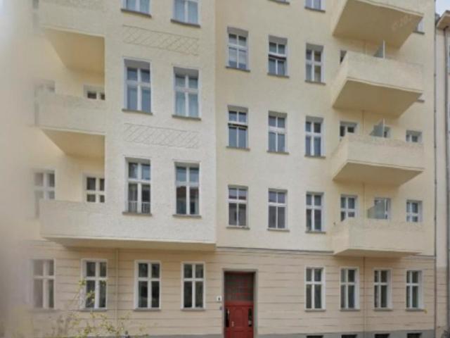 2 ZKB Altbau mit 3,65 m Deckenhöhe & Balkon in Prenzlauer Berg