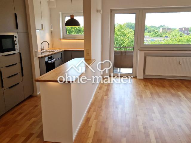 2 ZKB mit Studio Charakter & Weitblick ins Grüne, Ersteinzug nach Sanierung, Küche, Balkon, Garage