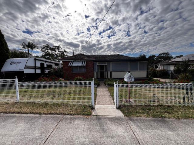 2,080sqm | Exceptional Family & Multi Generational Living | Development Potential