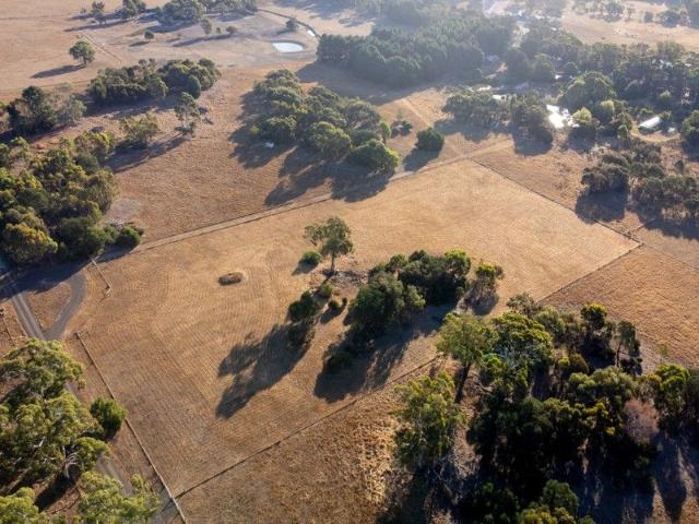 2.00HA 4.94 Acres Private Setting Right On The Edge of Town