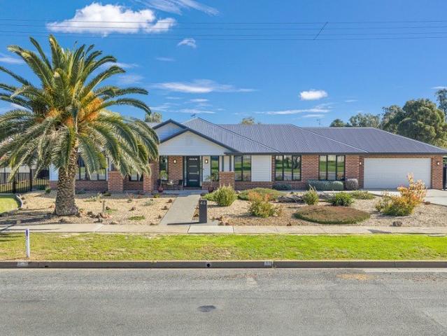 2,022m² Lifestyle Compound | Contemporary Residence | Massive Workshop + Studio | Sparkling Pool | Prime Murray River Precinct