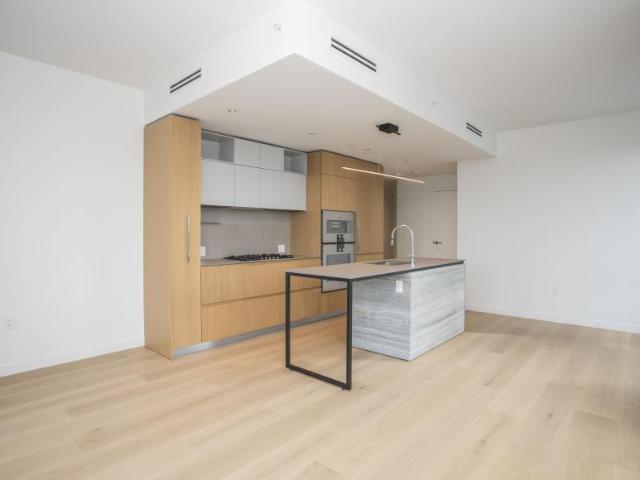 2.0 bedroom, Vancouver British Columbia V6Z 0H7 106120569