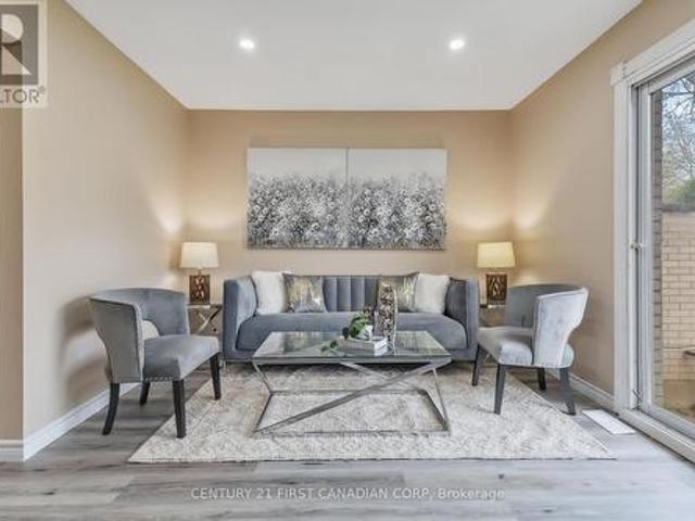 2 155 Boullee Street, London East C, ON, N5Y 1T9 townhouse for lease | Listing ID X13798 | Royal LePage