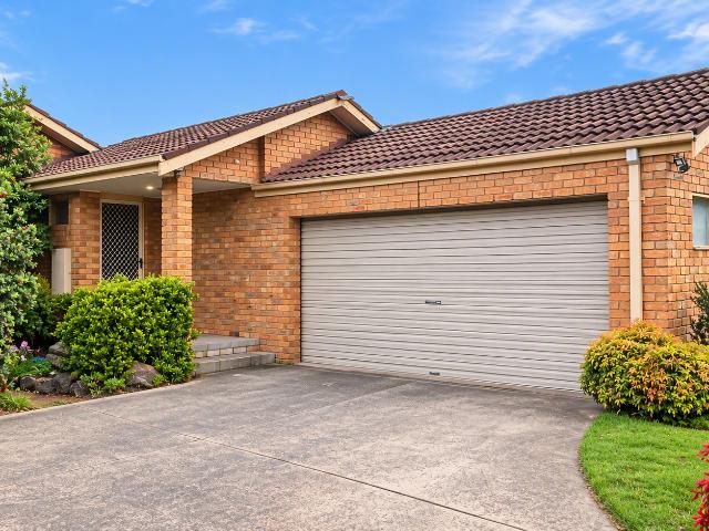 2 / 15 Pine Road, Bayswater