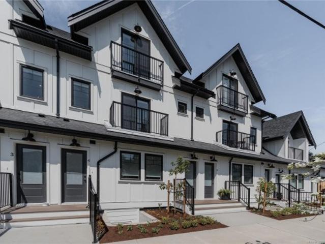 2 1830 Allenby St, Saanich, BC, V8R 3B7 house for sale | Listing ID 1034 | Royal LePage