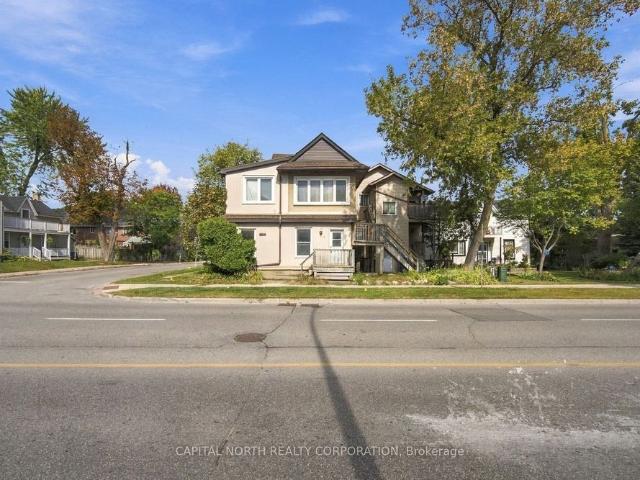 2 104 Wellington Street E, Aurora