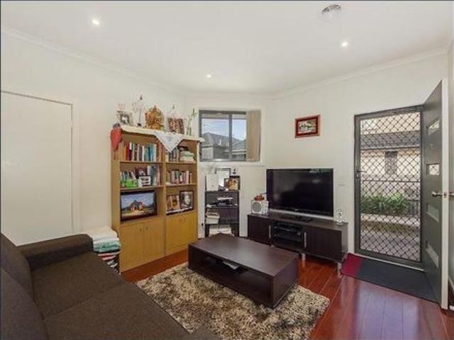 2 / 10 Albert Crescent, St Albans