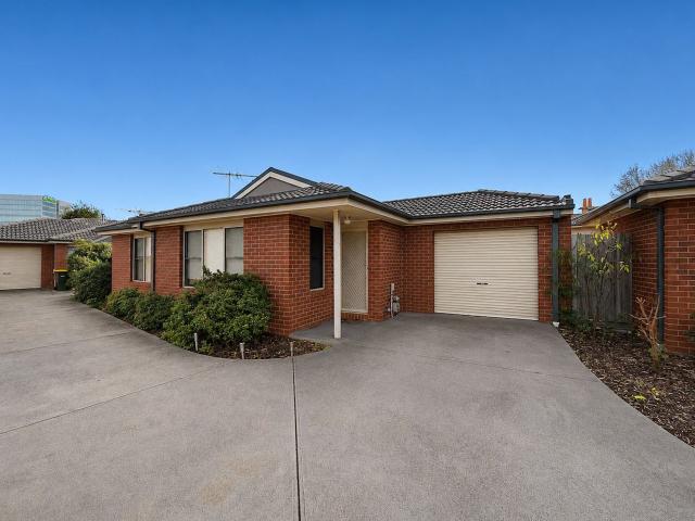 2 / 10 Dixon Avenue, Werribee