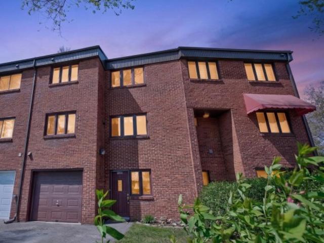 2 121Z Av. Vanguard, Pointe Claire, QC, H9R 2T4 house for sale | Listing ID 12322 | Royal LePage