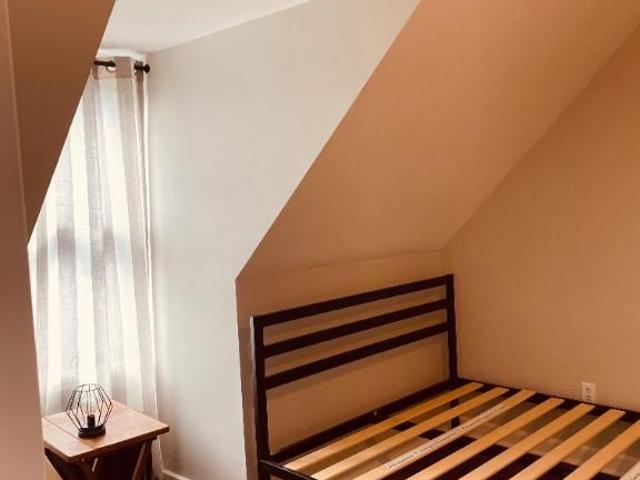 2 1/2 propre, meublé, chauffé, wifi inclus