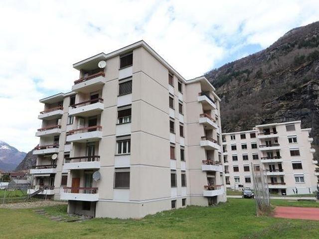 2 1/2 Zimmer Wohnung im Dachgeschoss / 2 1/2 Zimmer Wohnung im obersten Stock