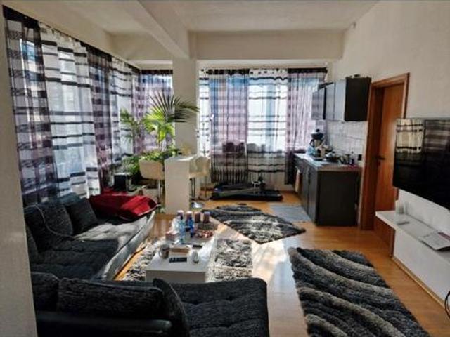 2 12 Zimmer Wohnung in Stuttgart Mitte