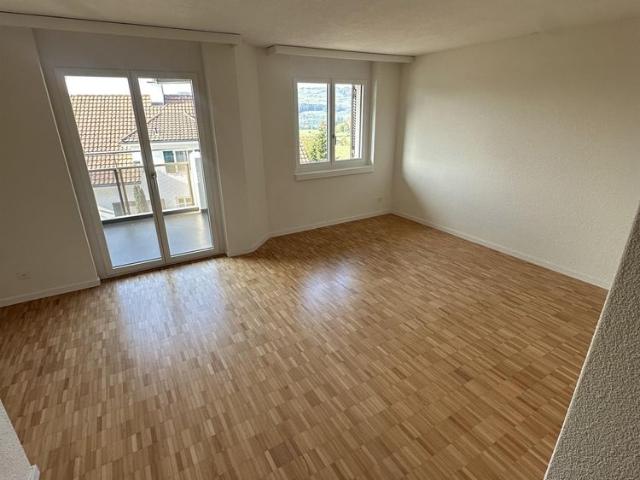 2 1/2 Zimmer Wohnung 2. OG