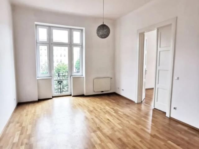 2 1/2 Zimmer Eck Wohnung / 2er WG tauglich