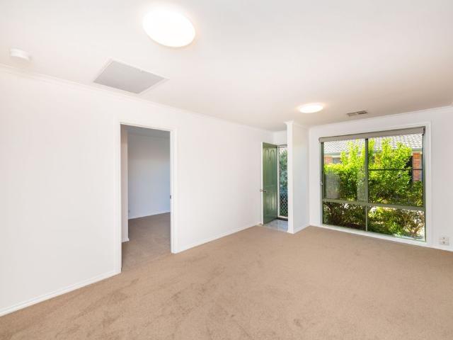 2 / 1 Blackall Avenue, Crestwood