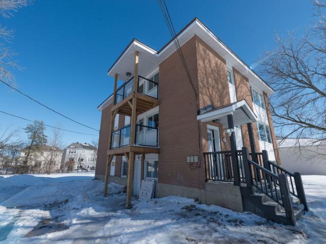 2 2419 Pagé Road: 3 Bedroom Apartment Orleans, Ottawa