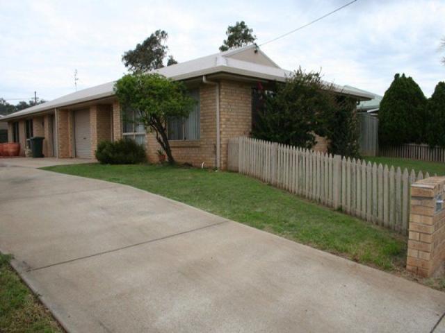 2 / 24 Weise Street, Oakey