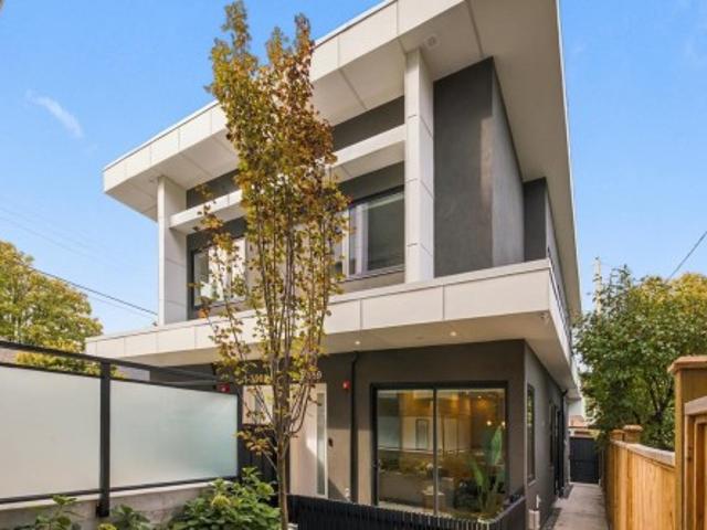 2 2509 Kitchener Street, Vancouver, BC, V5K 3C7 duplex for sale | Listing ID R3164 | Royal LePage