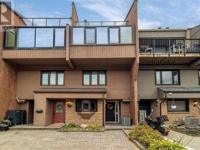 2 251 Bruyere Street, Ottawa, ON, K1N 5E5 townhouse for sale | Listing ID X14031 | Royal LePage