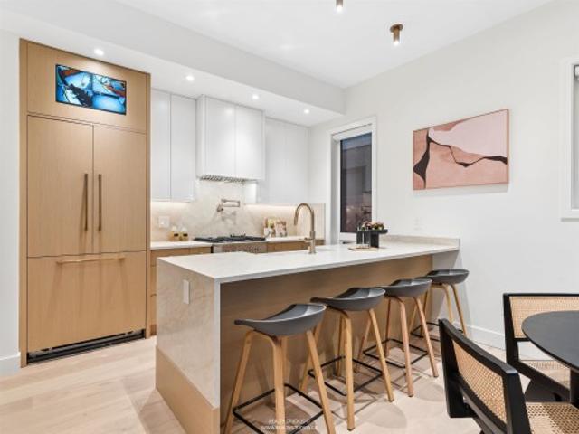 2 2541 2Nd Avenue E, Vancouver, BC, V5M 1C7 duplex for sale | Listing ID R3174 | Royal LePage