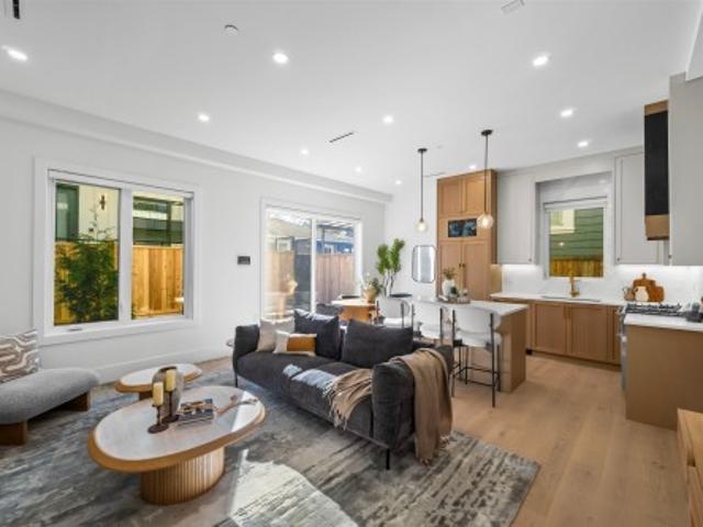 2 2710 Kitchener Street, Vancouver, BC, V5K 3E1 duplex for sale | Listing ID R3175 | Royal LePage