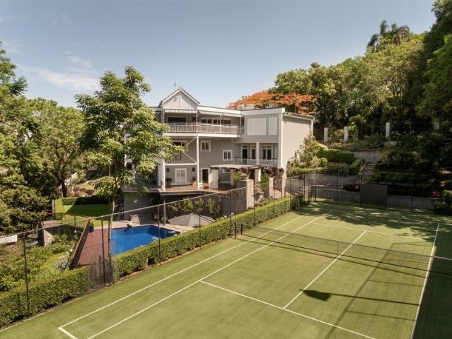 2,278m² Tennis Court Estate